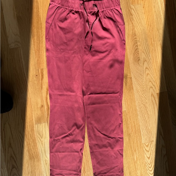 Lululemon on the fly pant Chianti size 4 - Picture 2 of 5